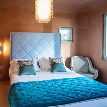 Villa Luxi 6 *